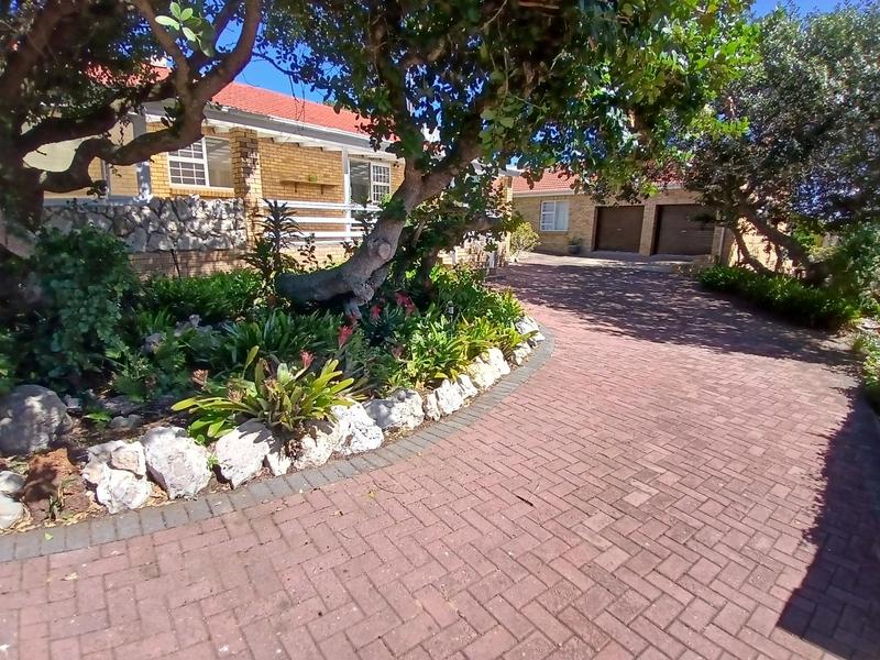 3 Bedroom Property for Sale in Stilbaai Wes Western Cape
